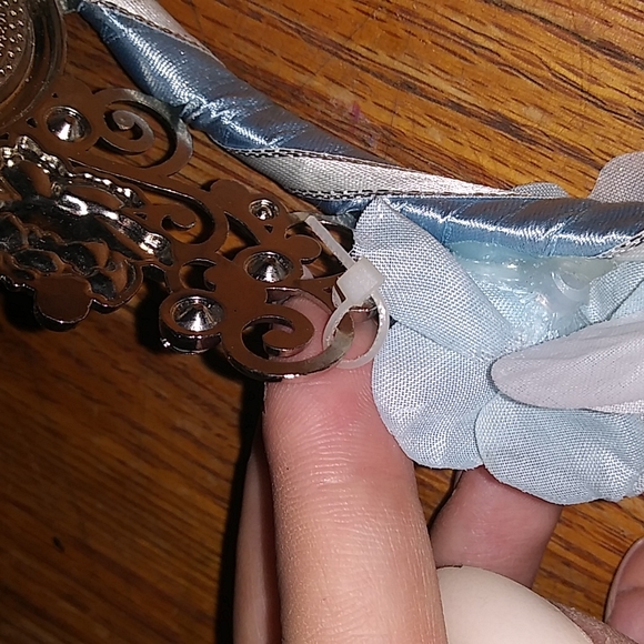 Cinderella high quality Disney World Limited Edition London crown tiara princess - Picture 8 of 8